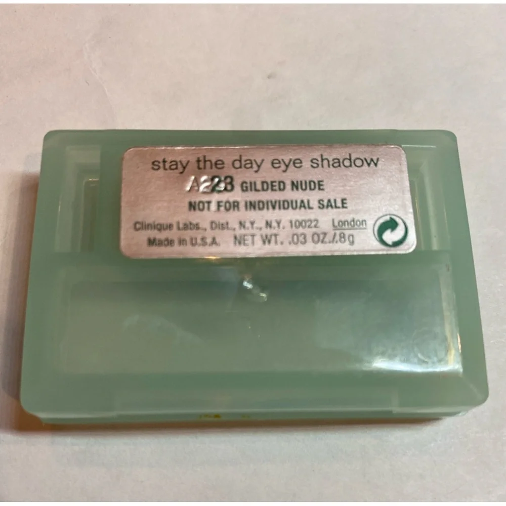 Clinique Stay the Day eye Shadow In GILDED NUDE travel Trial size